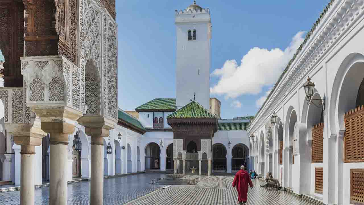 أماكن للزيارة في جولة في أزقة فاس القديمة: تجربة السوق المغربي
